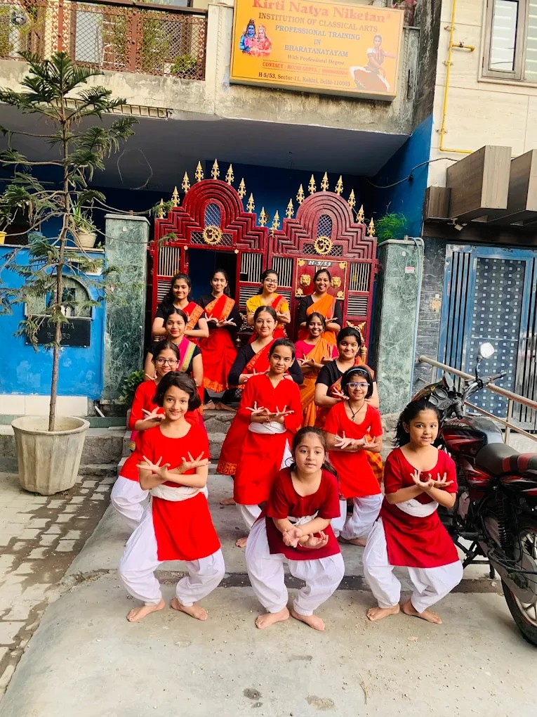 Kirti Natya Niketan — students and teachers at the institute entrance, Rohini, Delhi